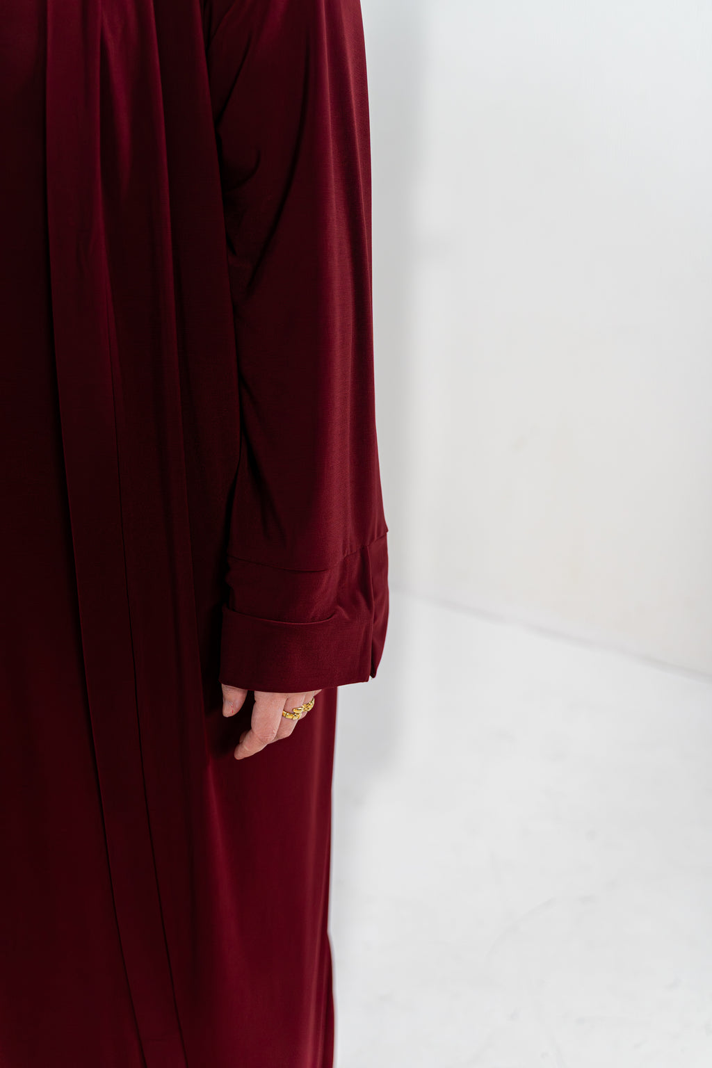 Essentials Abaya (Dark Cherry)