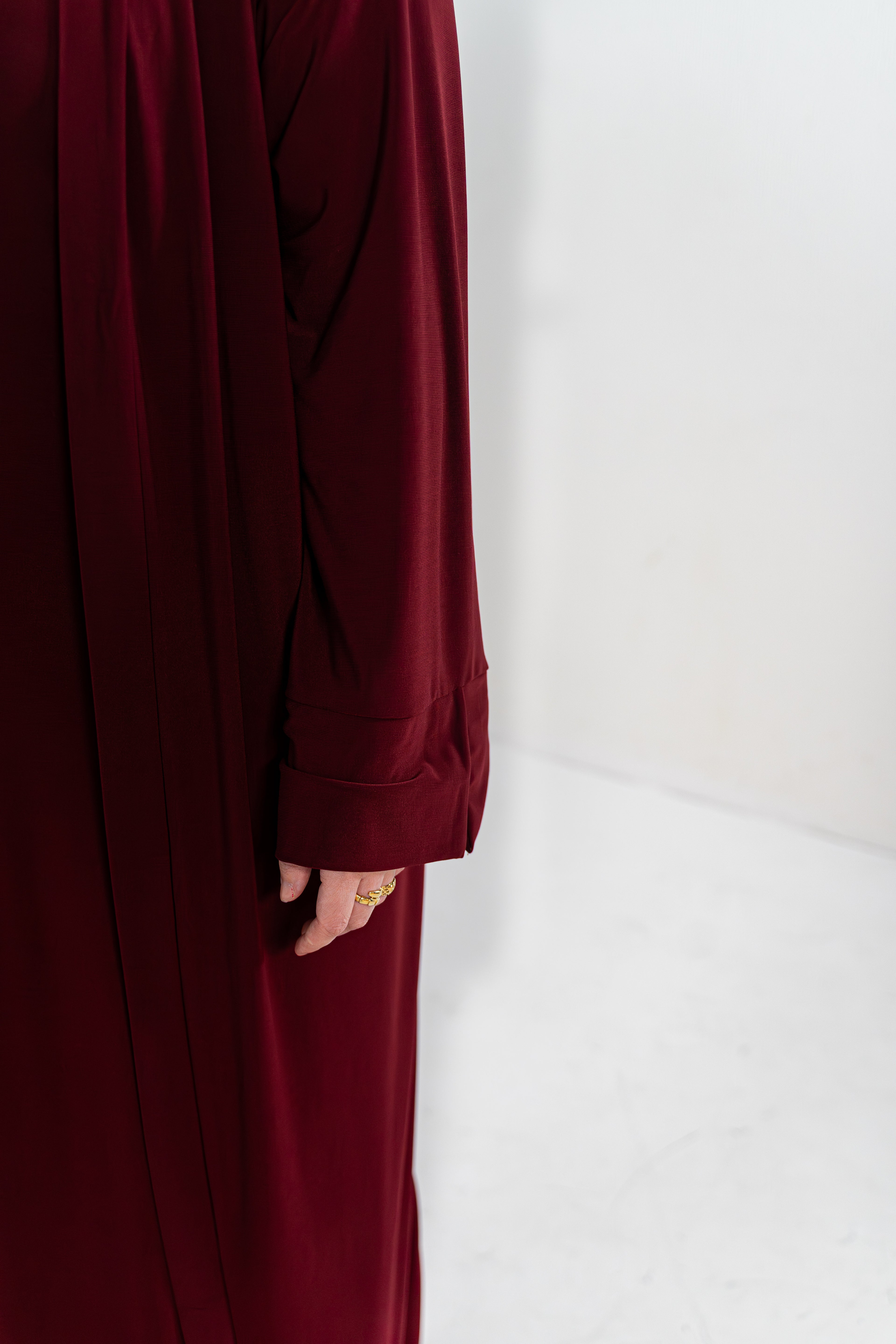Essentials Abaya (Dark Cherry)