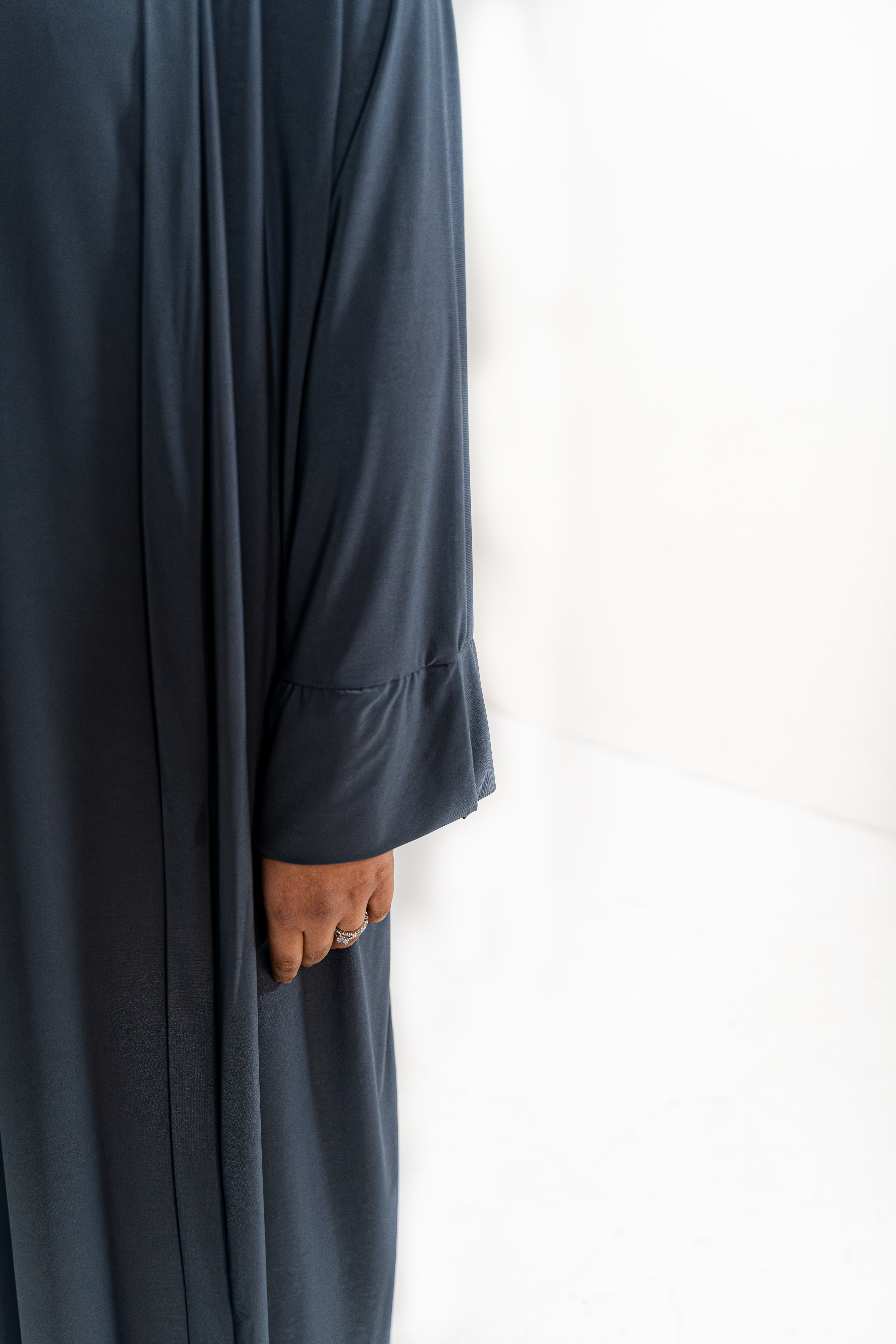 Essentials Abaya (Indigo Gray)