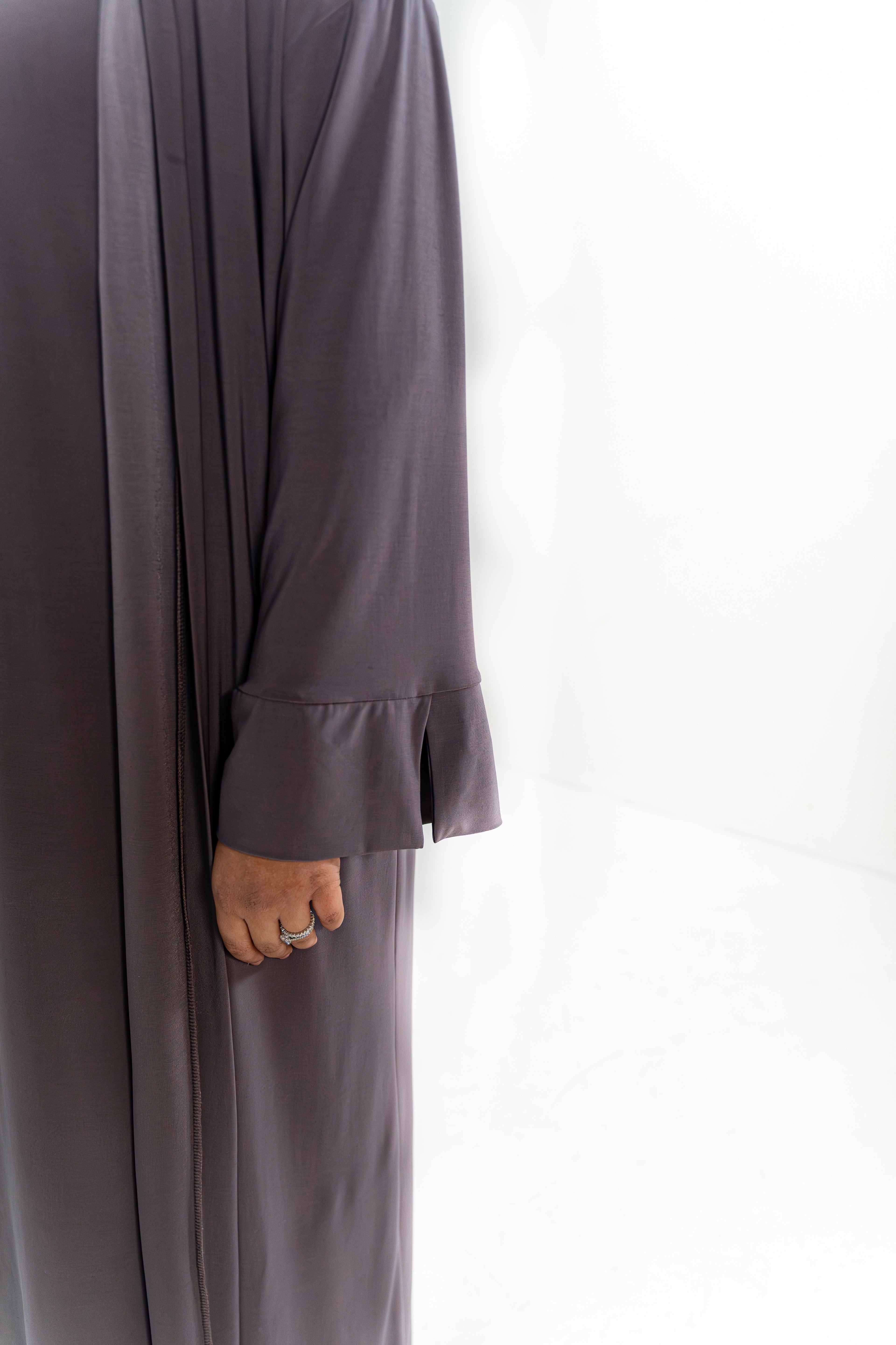 Essentials Abaya (Charcoal Grey)